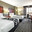 La Quinta Inn & Suites by Wyndham DFW Airport South/Irving