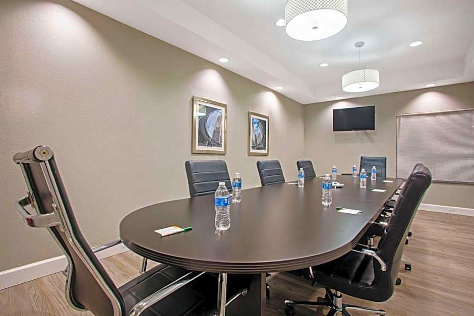 La Quinta by Wyndham Victoria - South