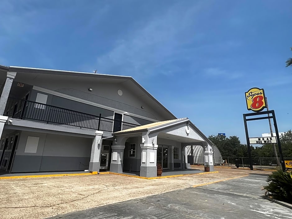 Super 8 by Wyndham La Marque TX/Texas City Area