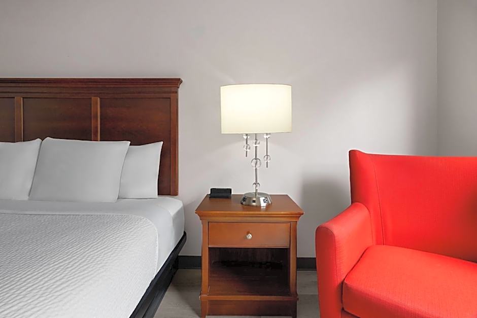 Baymont Inn & Suites by Wyndham Morrow/Atlanta I-75 South