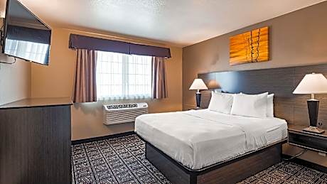 1 King Bed NSMK Exterior Access Desk Microwave Fridge Wi-Fi Pet Friendly Room Full Breakfast