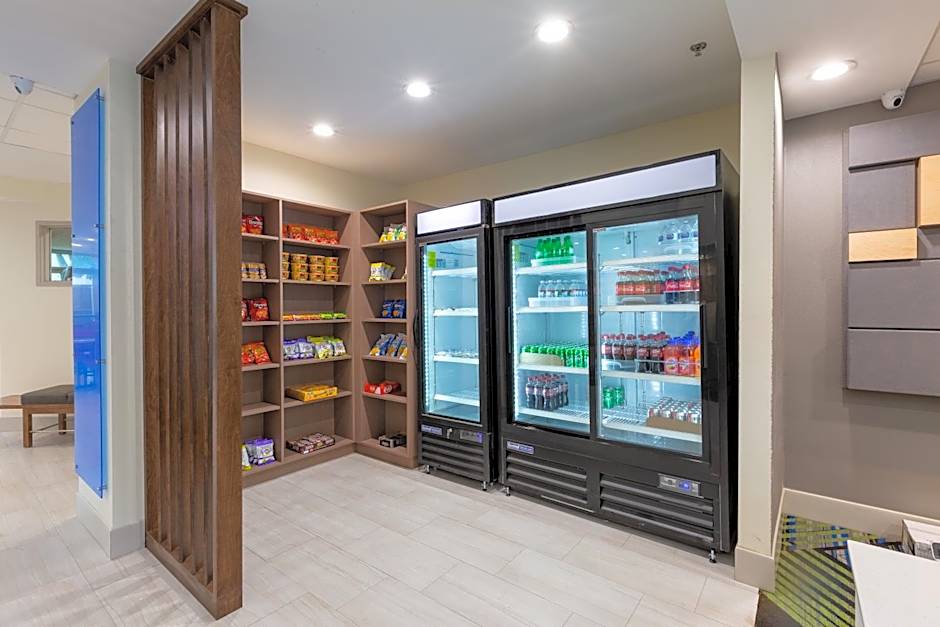 Holiday Inn Express & Suites Arlington North Stadium Area By IHG