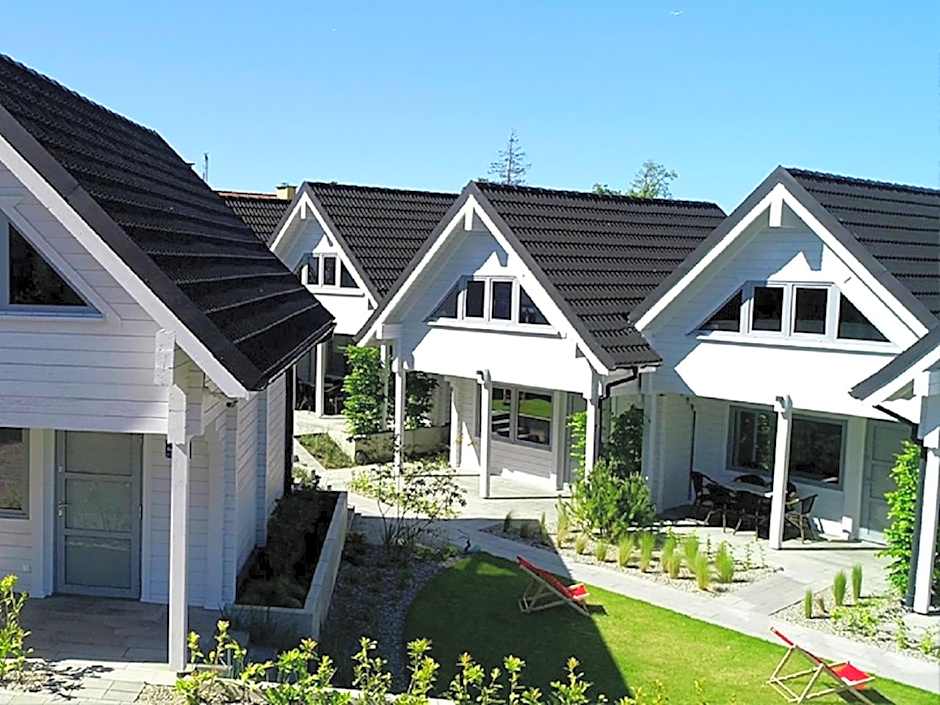 Biale Domki Paula Rewal - Domki z klimatyzacja, w obiekcie Jacuzzi i darmowe Wifi!