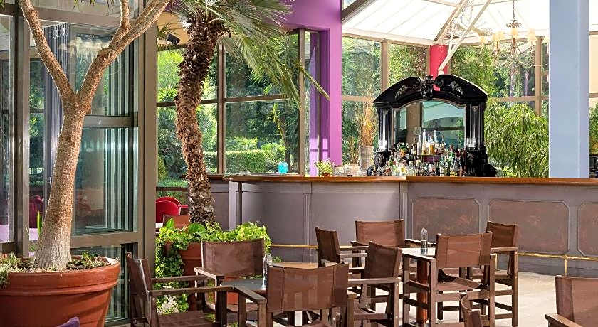 Dionysos Hotel