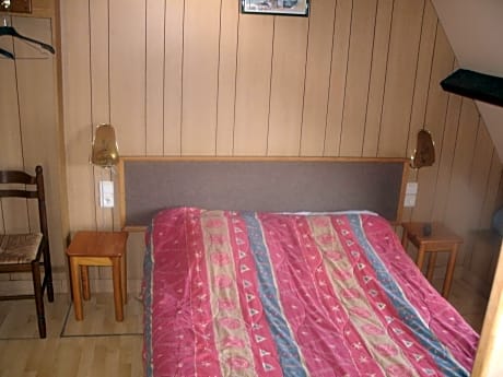 Standard Double Room with Shared Bathroom and Toilet