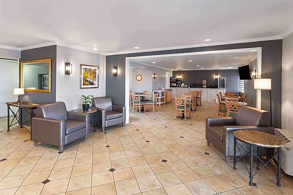 La Quinta Inn & Suites by Wyndham Cleveland Independence