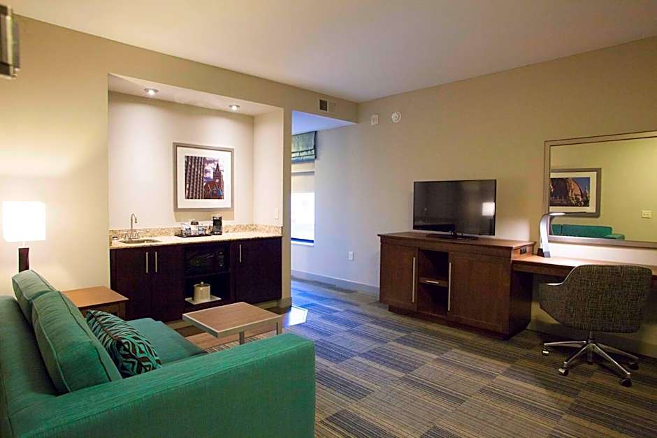 Photo 1 of 5 of 2 Queen Beds Suite