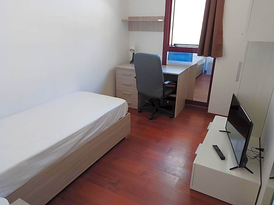 EGO' Residence Ferrara & City Center Apartment