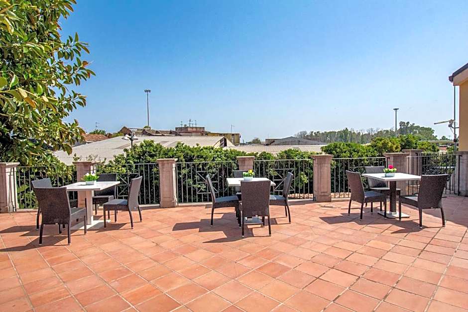 Royal Playa Suite and Apartament -private parking- self chek out