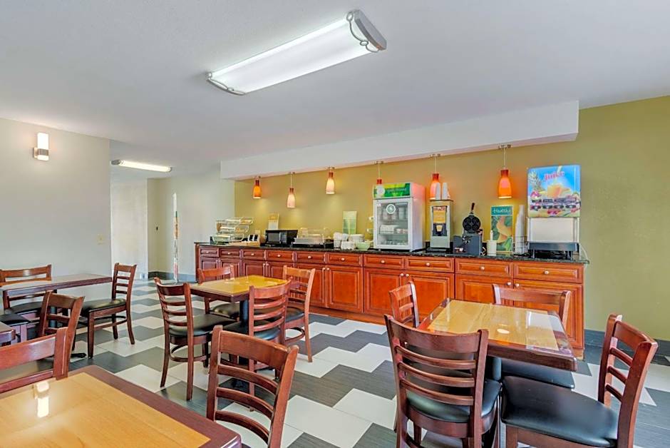 Quality Inn Acworth North