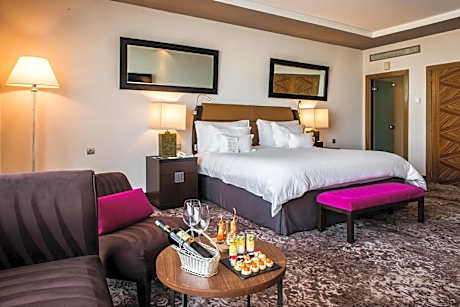 Executive Suite, King Size Bed, City View (Coin Salon)