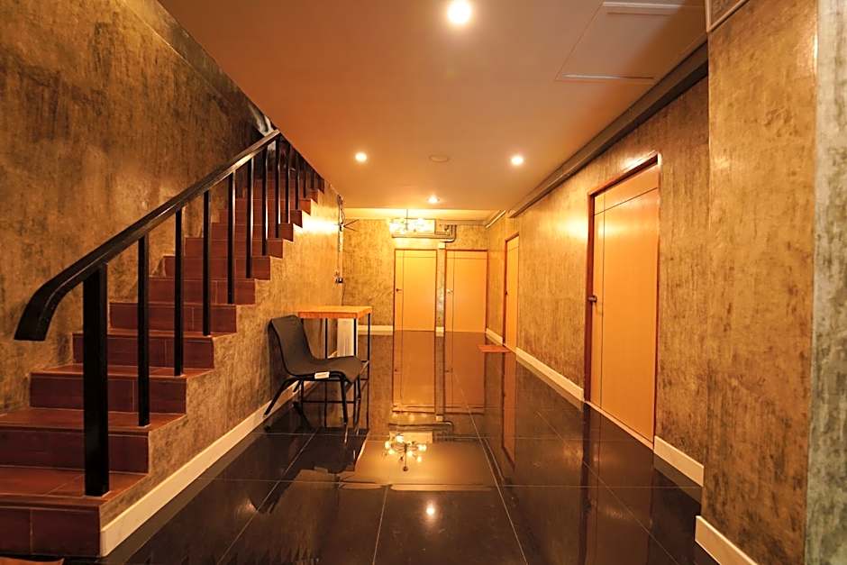 Chillax Khaosok Hostel - SHA Certified