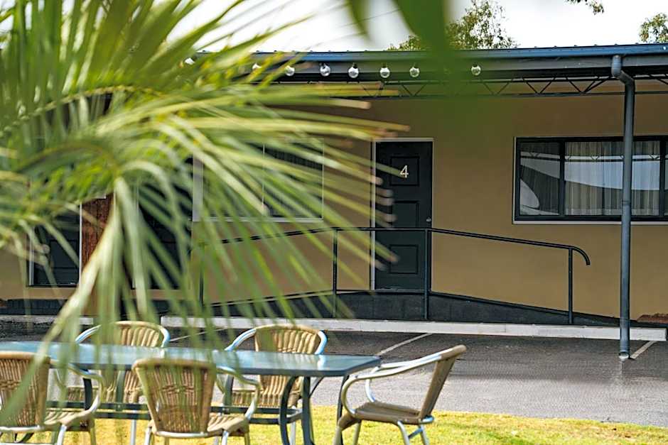 High Street Motor Inn & Steakhouse