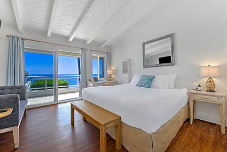 Deluxe King Oceanview Balcony