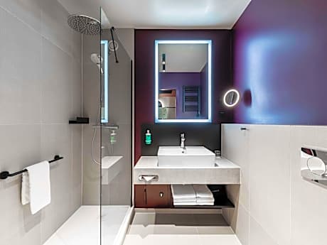 Superior Room with One Double Bed and One Single Bed