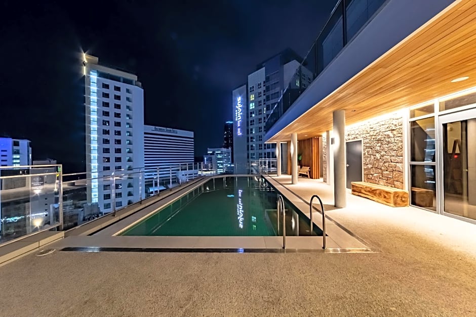 HOUND HOTEL SIGNATURE