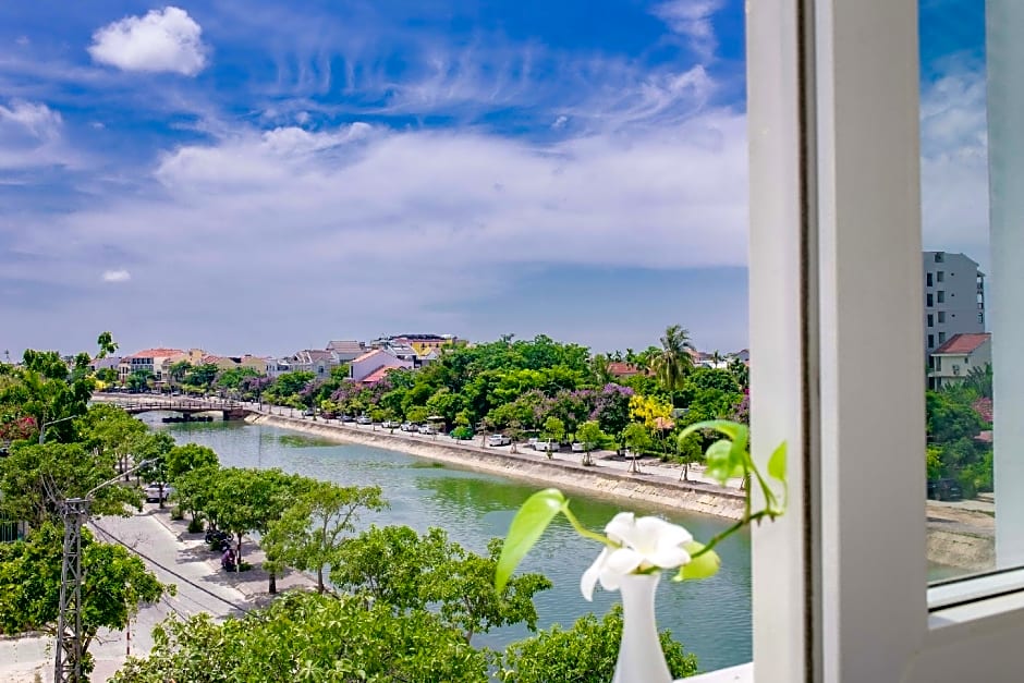 Royal Riverside Hoi An Hotel