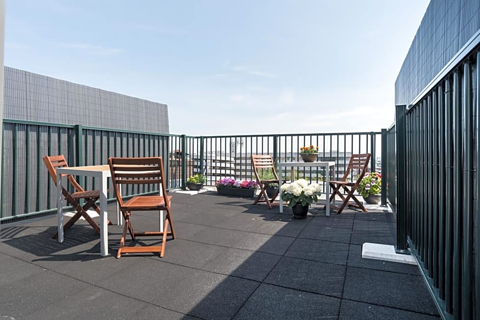 Central Rooftop Terrace Guest Suite