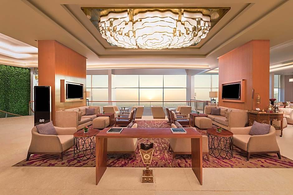 Crowne Plaza Muscat OCEC By IHG