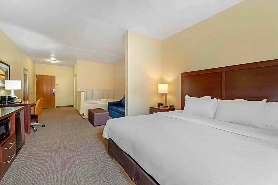 Comfort Suites Lake Geneva East