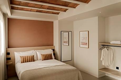 Studio Apartment with Balcony