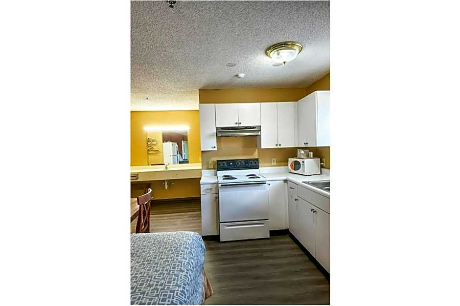 Garden Inn & Suites
