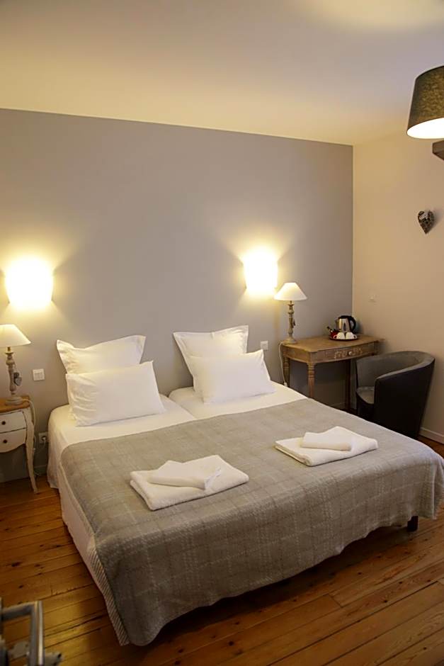 Photo 1 of 7 of Double Room