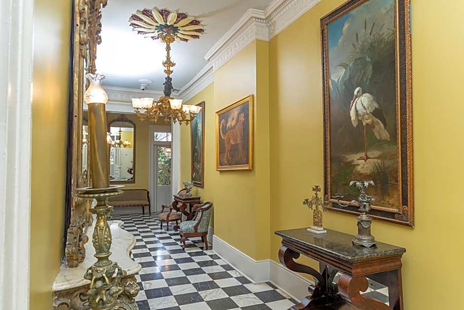 Lamothe House Hotel