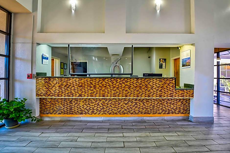 Motel 6 Birmingham, AL - Medical Center - nverness Hwy 280