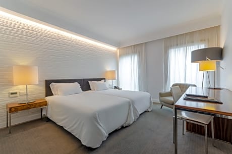 DOUBLE OR TWIN STANDARD