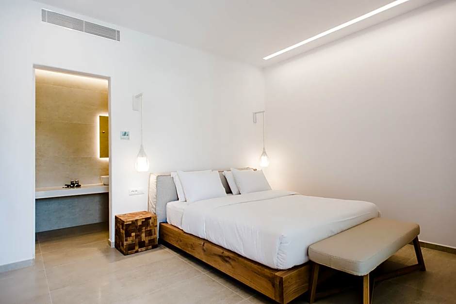 Super Paradise Hotel