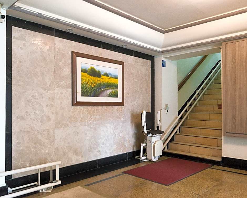 Zhongxiao Fuxing Sogo 3B2b 2 Min to MRT