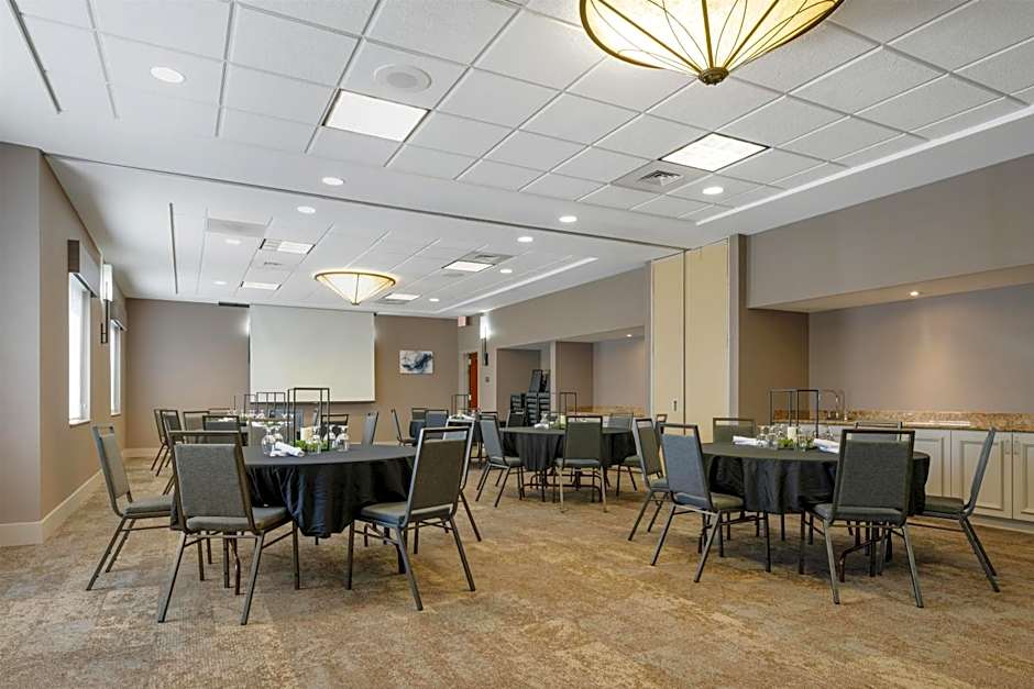 Hilton Garden Inn Oconomowoc