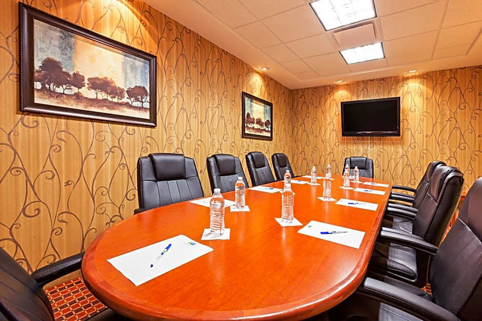 Holiday Inn Express Hotel & Suites Laredo-Event Center Area By IHG