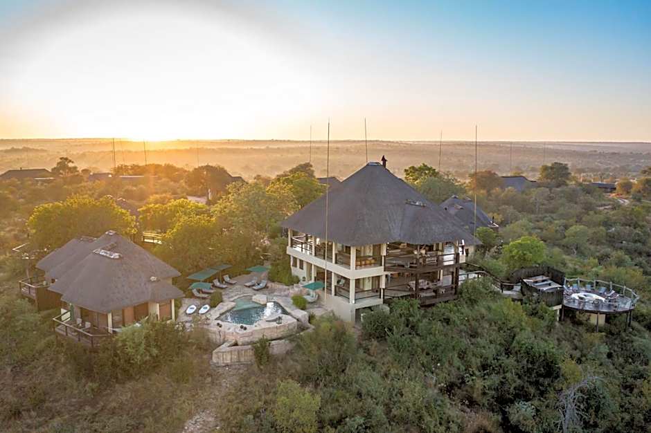 Makumu Private Game Lodge