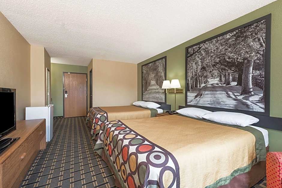 Super 8 by Wyndham Greenville