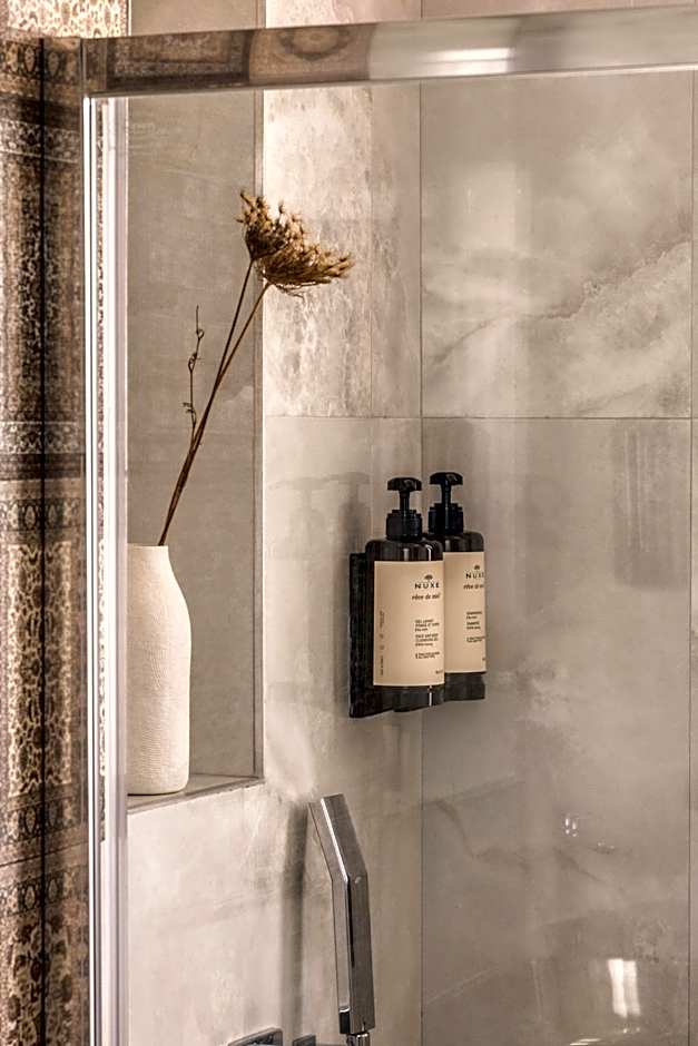 Blue Carpet Luxury Suites