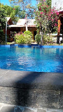 Elephant House and Bungalows Gili Air