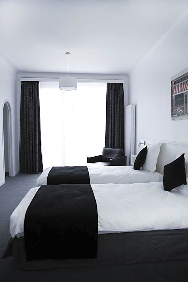 Hotel Satellite
