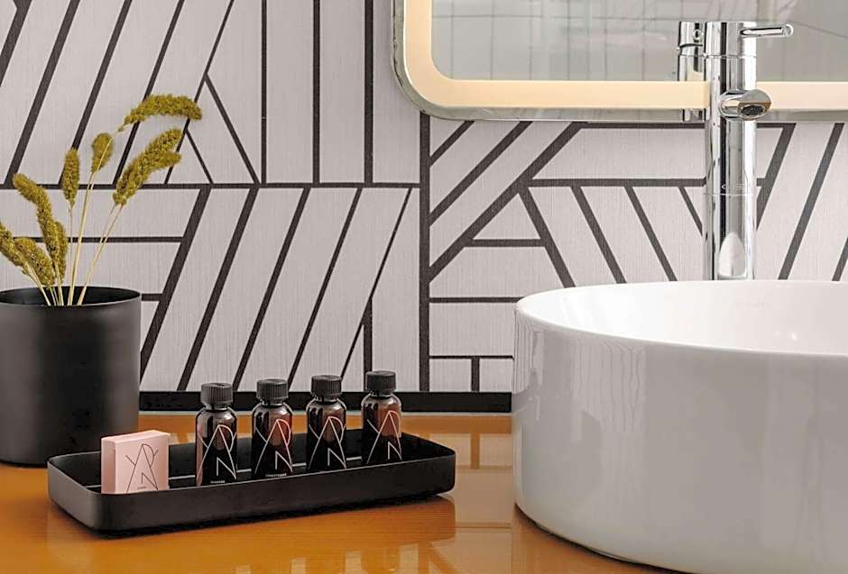 Hotel Tupelo, a Wyndham Hotel