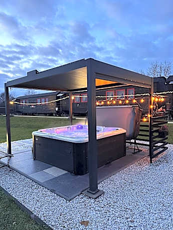 Stacja Galicja - nocleg w pociągu blisko Energylandia