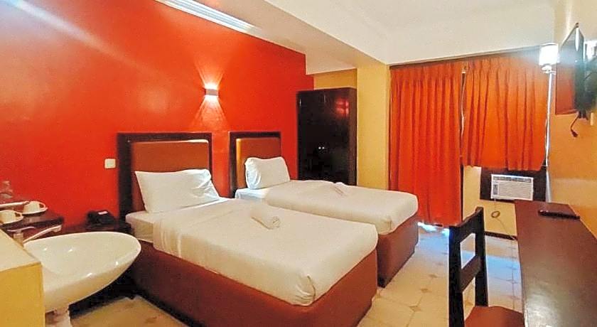 RedDoorz Carlton-Martin Hotel Masbate City