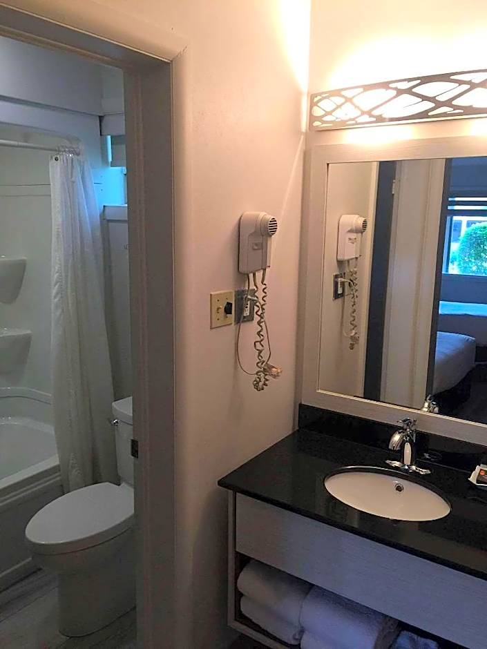 Dannys Hotel Suites; SureStay Collection by Best Western