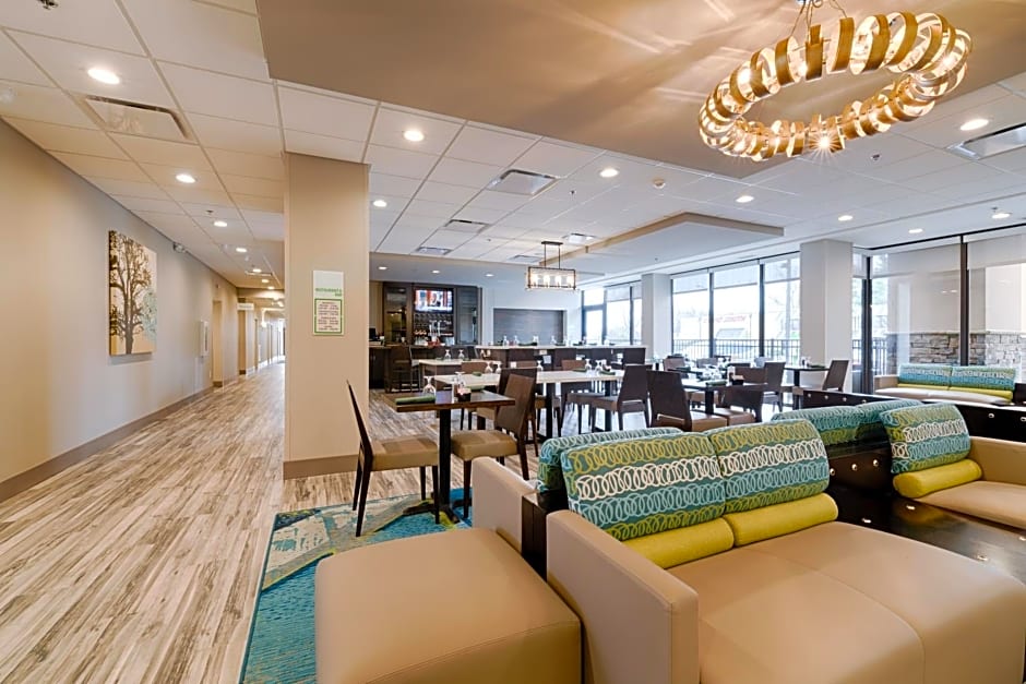 Holiday Inn Knoxville N - Merchant Drive By IHG