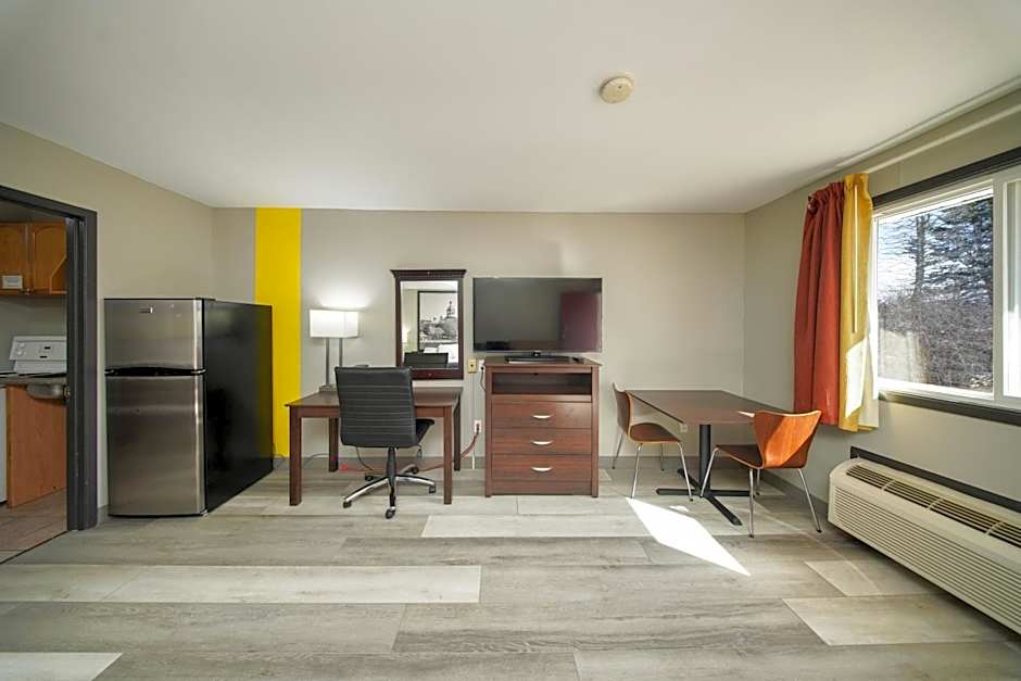 Super 8 by Wyndham Kingston