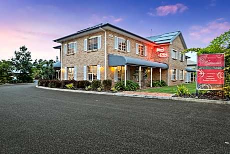 Coopers Colonial Motel