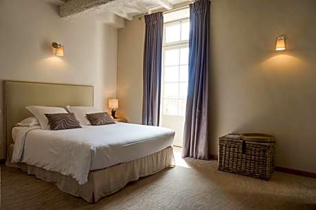 Family Room with Garden View