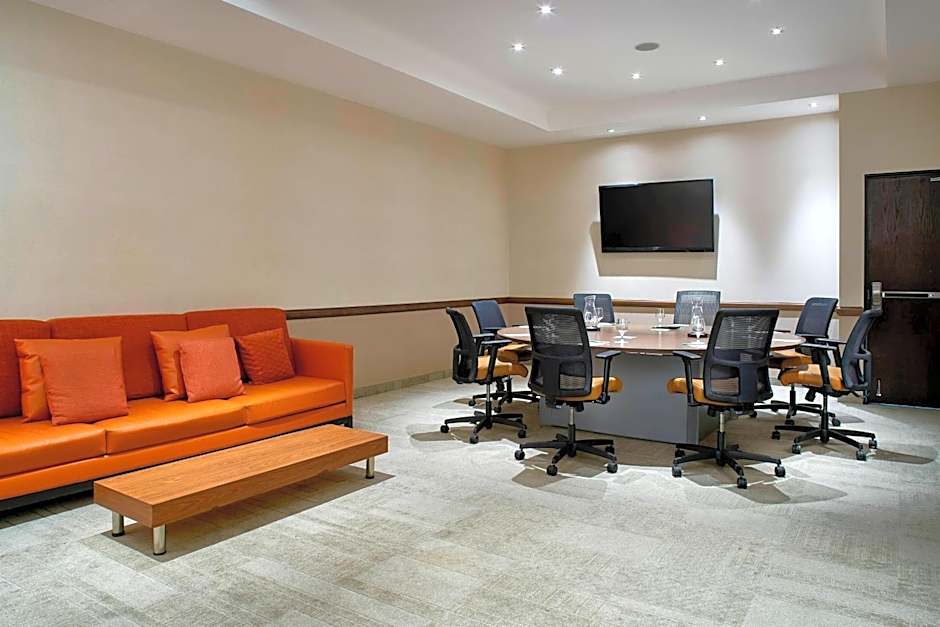 Courtyard by Marriott Mexico City Airport