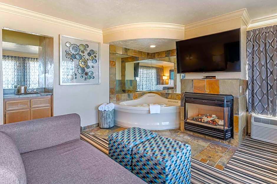 Lincoln Sands Oceanfront Resort, Ascend Hotel Collection