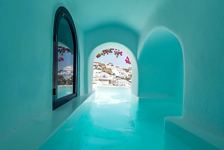 Chelidonia Luxury Suites